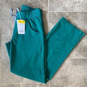 FIGS Hunter Green XS Kade (Limited Color)